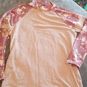 Sweet Claire floral long sleeve knit medium